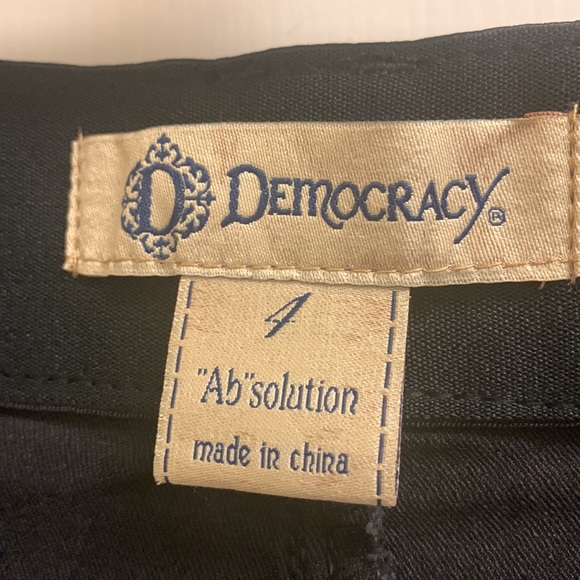 Democracy Bermuda shorts, Size 4 - Picture 6 of 8